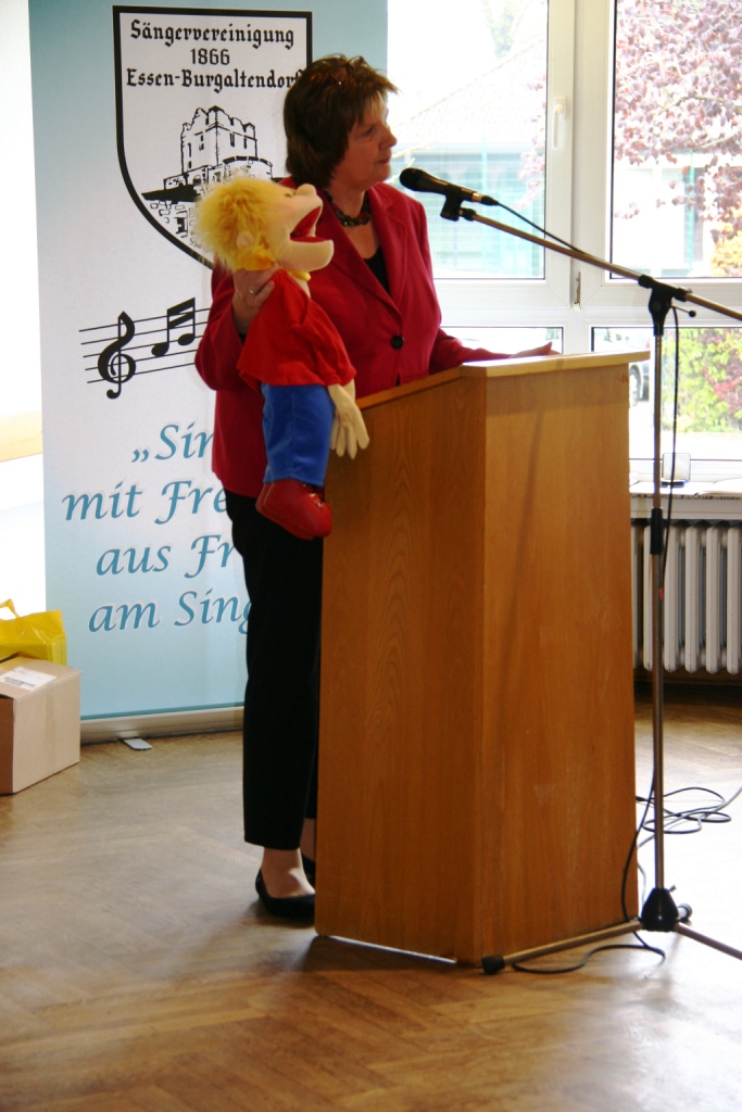 Prsidentin Chorverband NRW Regina van Dinther mit Toni